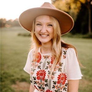 Meet your Posher, Hailey